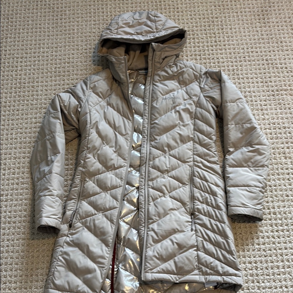 Women’s Columbia Omni-Heat Long Puffer in light grey